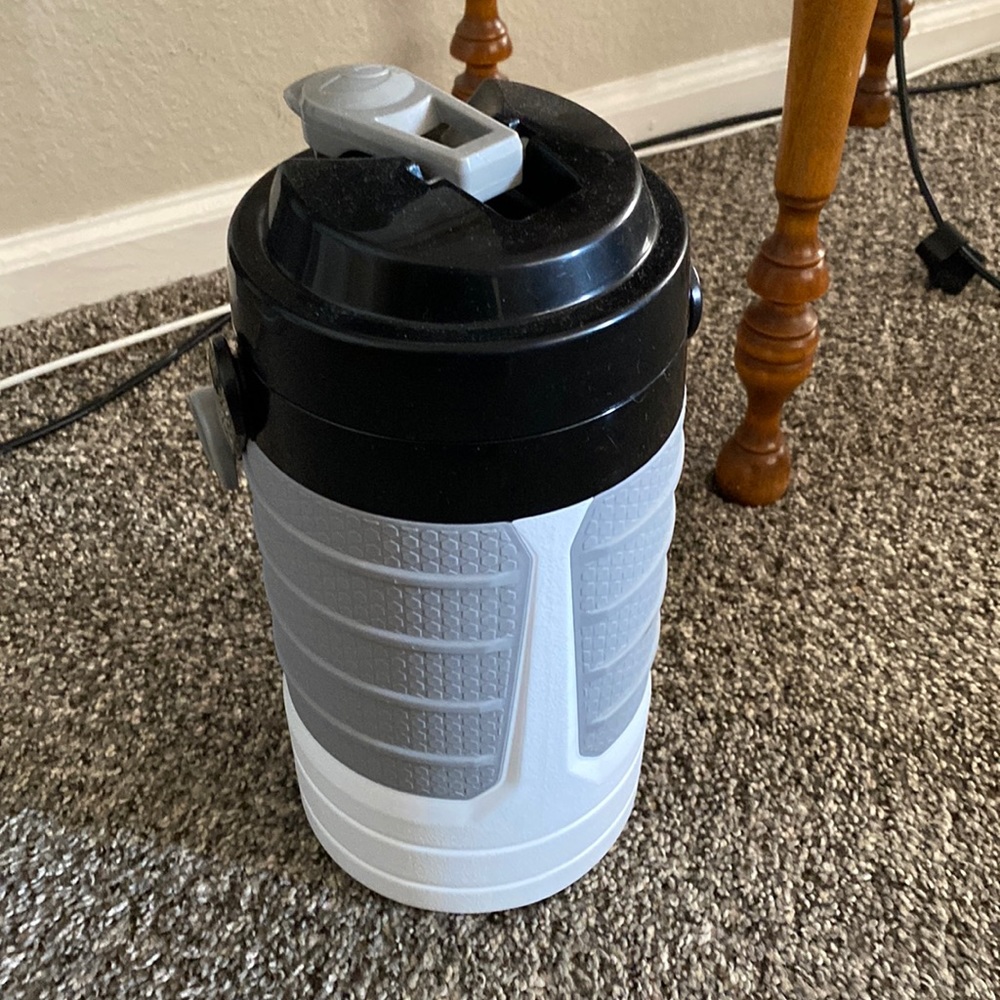 Brand new Igloo 1/2 Gallon water bottle .